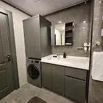 Appartement Professionally Maintained, Spacious New Residences Near Lara & Kundu *