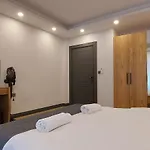 Professionally Maintained, Spacious New Residences Near Lara & Kundu 아파트