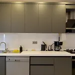 Apartman Professionally Maintained, Spacious New Residences Near Lara & Kundu