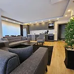 아파트 Professionally Maintained, Spacious New Residences Near Lara & Kundu 안탈리아