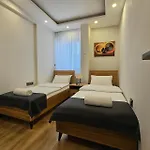 Apartman Professionally Maintained, Spacious New Residences Near Lara & Kundu *