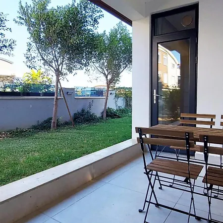 Apartment New Flats With Large Living Spaces Close To Lara Beach&kundu Entertaintment Center
