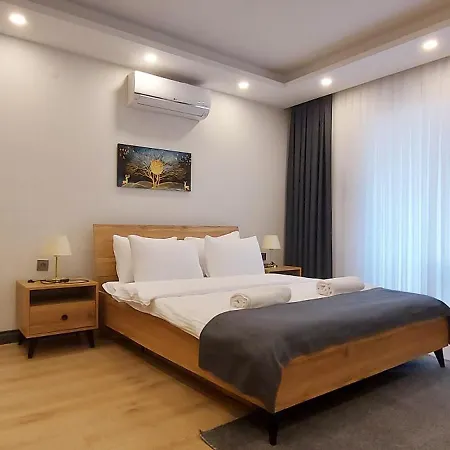 Professionally Maintained, Spacious New Residences Near Lara & Kundu アパート