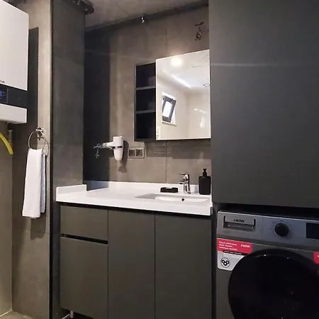Apartment Professionally Maintained, Spacious New Residences Near Lara & Kundu