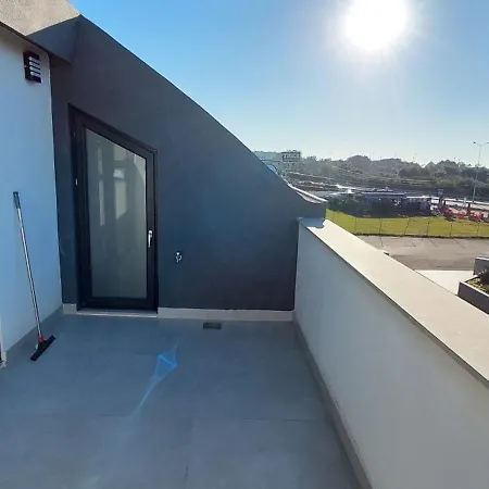 Apartment Professionally Maintained, Spacious New Residences Near Lara & Kundu *