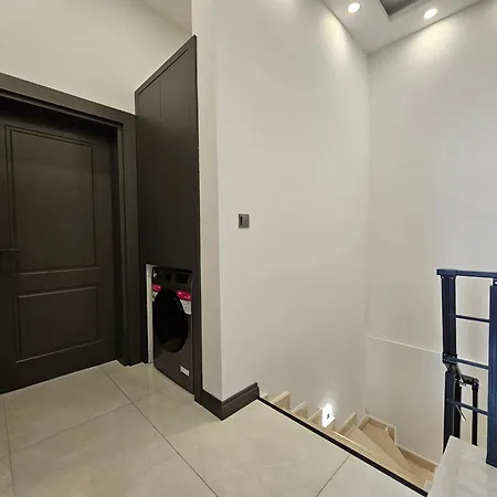 New Flats With Large Living Spaces Close To Lara Beach&kundu Entertaintment Center Apartment