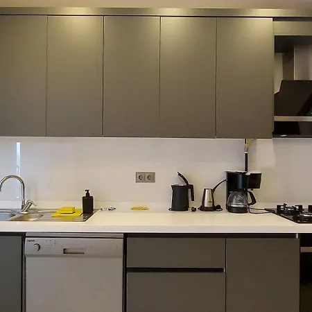 Apartment New Flats With Large Living Spaces Close To Lara Beach&kundu Entertaintment Center