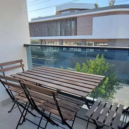 New Flats With Large Living Spaces Close To Lara Beach&kundu Entertaintment Center *