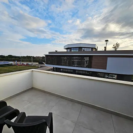 New Flats With Large Living Spaces Close To Lara Beach&kundu Entertaintment Center Apartment *